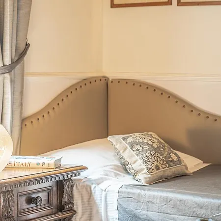 فندق مبيت وإفطار Relais & Maison Grand Tour 4*