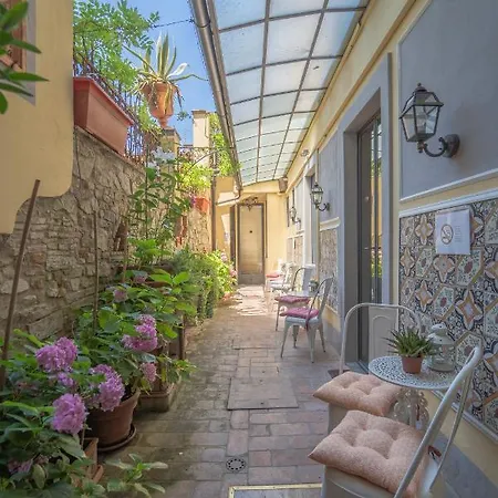 فندق مبيت وإفطار Relais & Maison Grand Tour 4*